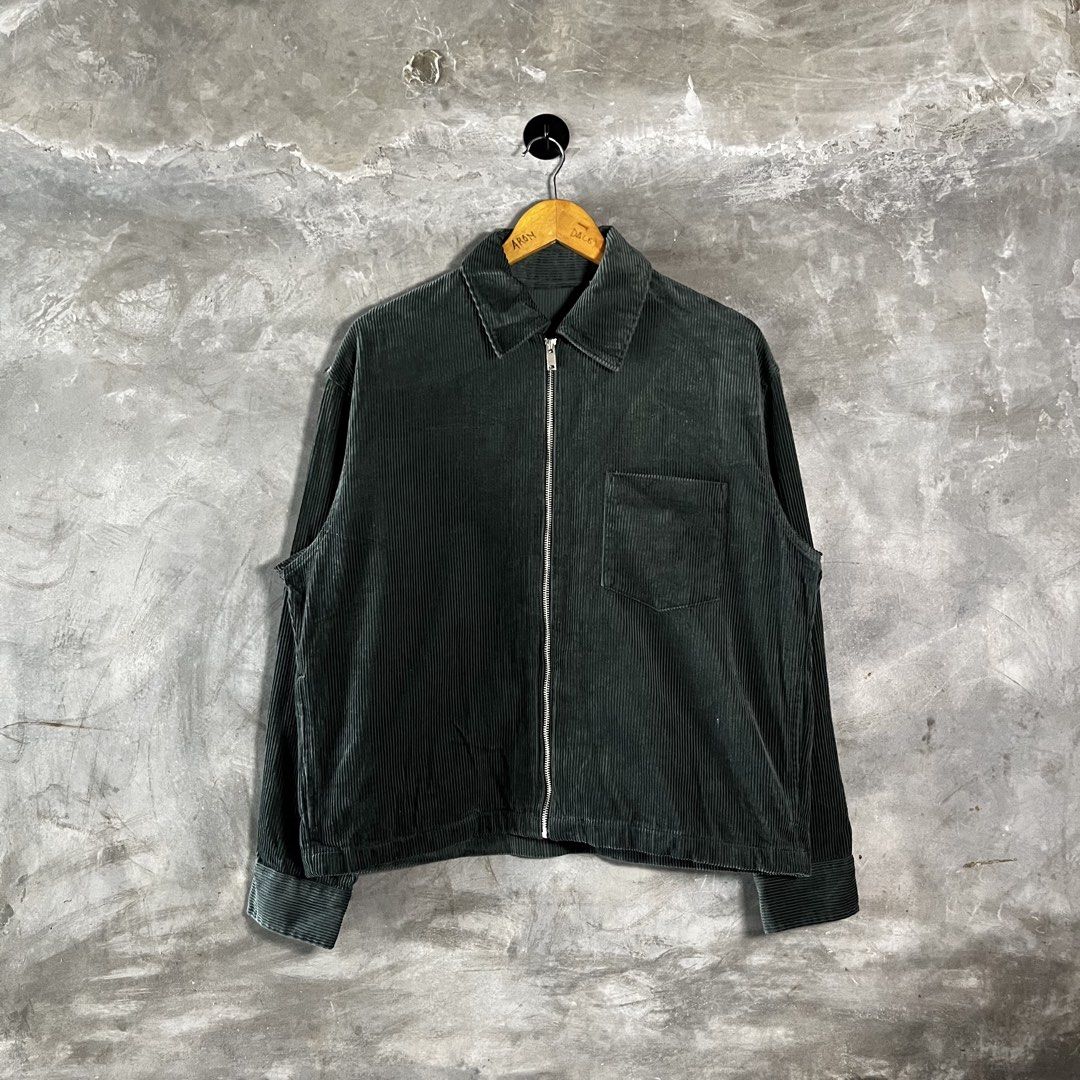 GU ZIP UP CORDUROY JACKET (Category: Coats, Jackets and Outerwear) located in Minalin. Submitted by winterjacket.ph (Listing ID 1470017952, Image 1). Description: GU ZIP UP CORDUROY JACKET Width 24 Length 24.5 Medium on Tag Good as new 990 + SF.
