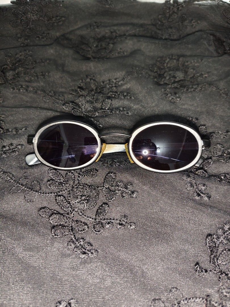 Gucci 1614 1990 tomford oval sunglasses (Category: Sunglasses & Eyewear) located in Baguio. Submitted by taishuiha2026 (Listing ID 1470100820, Image 1). Description: .