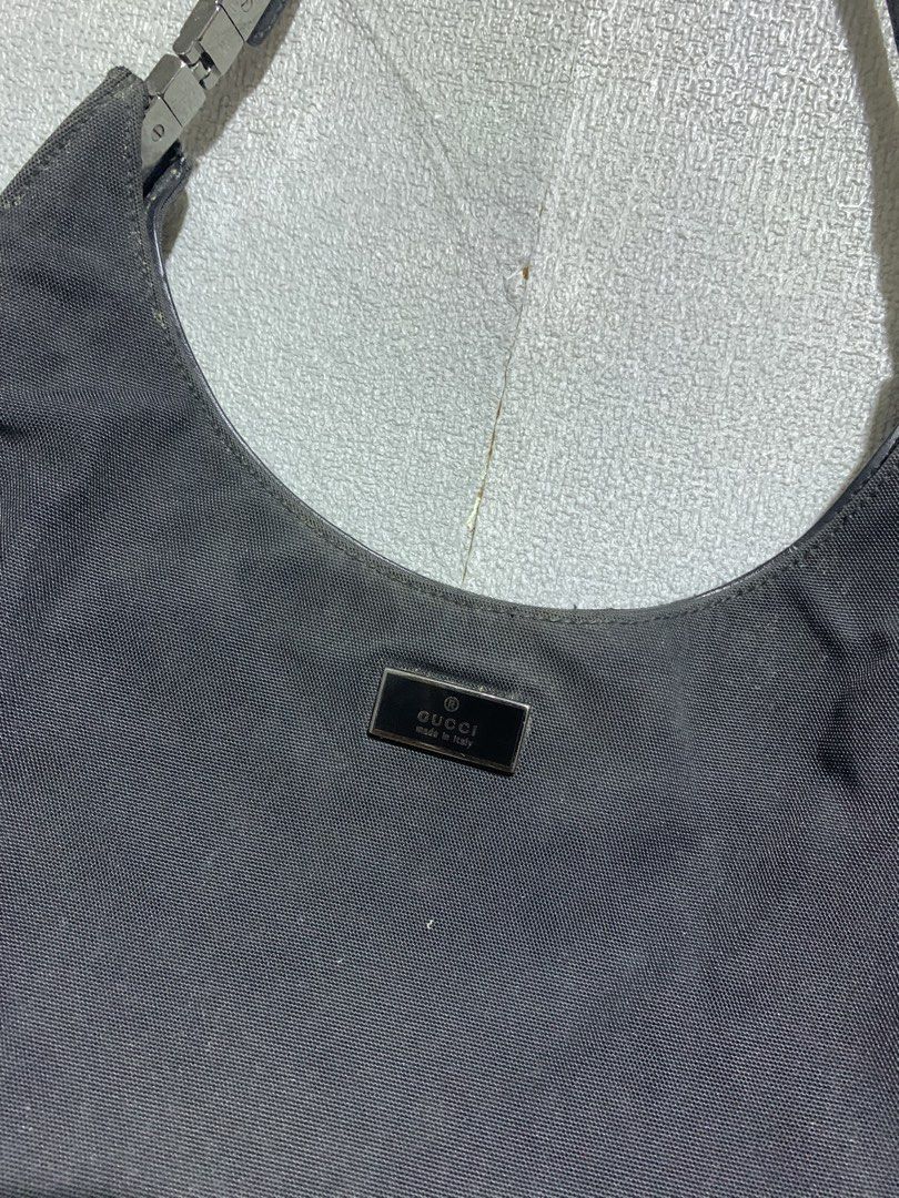 GUCCI BLACK CANVAS HOBO (Category: Luxury Bags & Wallets) located in Carmen. Submitted by bensbai (Listing ID 1470082075, Image 2). Description: - Premium quality material for long-lasting use - Stylish design suitable for daily wear or special occasions - Easy to clean and maintain - Fast shipping available nationwide.