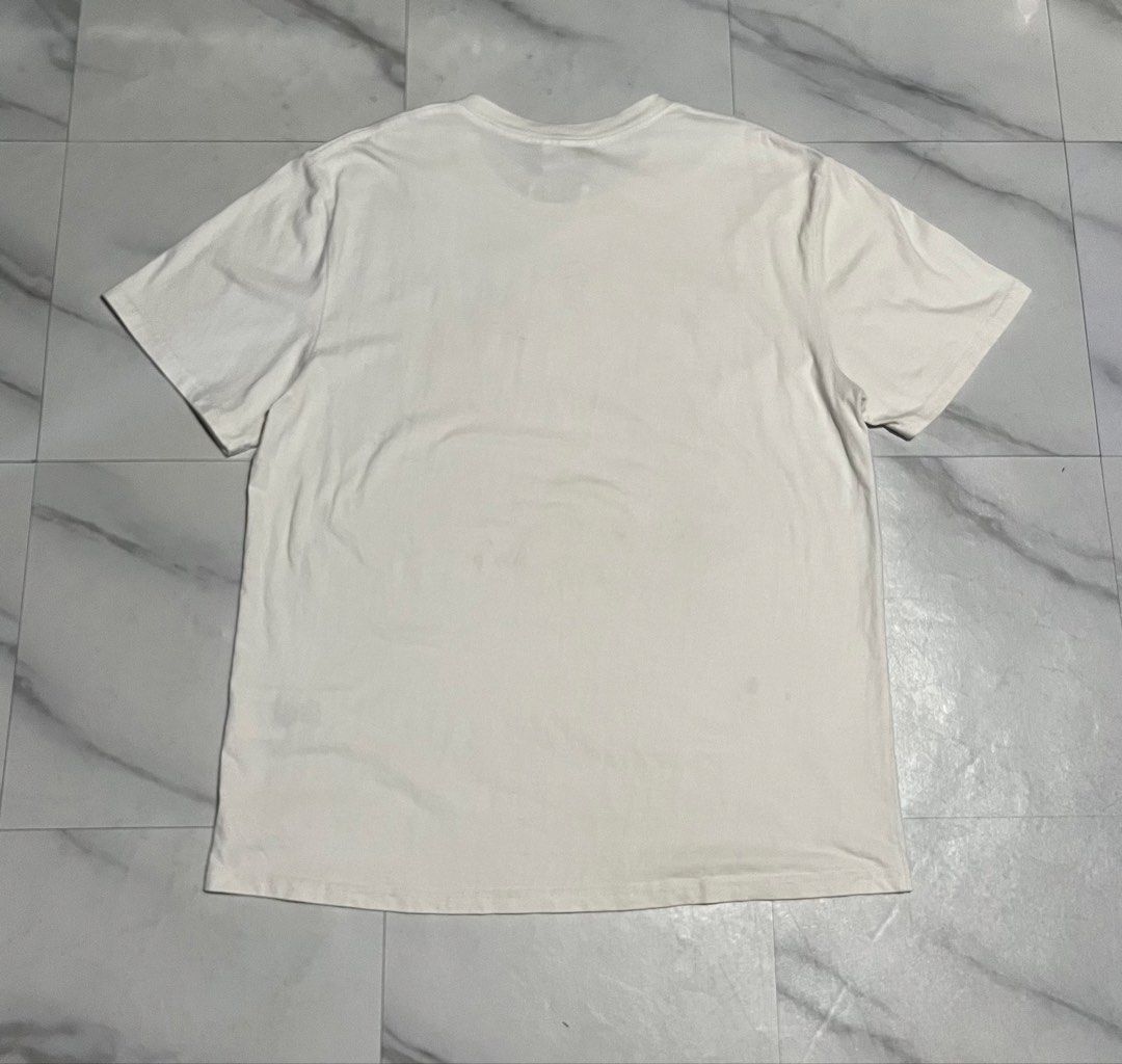 Gucci Blade Logo White T-Shirt (Category: Tshirts & Polo Shirts ) located in Cavite. Submitted by christianzuuu (Listing ID 1469957234, Image 2). Description: - Off - Brand: Gucci - Color: White with red and green blade logo graphic - Material: 100% Cotton, Made in Italy - Fit: Classic crew neck, short sleeves, regular fit - Measurements: 21.5 inches width x 28 inches length - Condition: Clean, excellent overall condition - Details: Includes insi