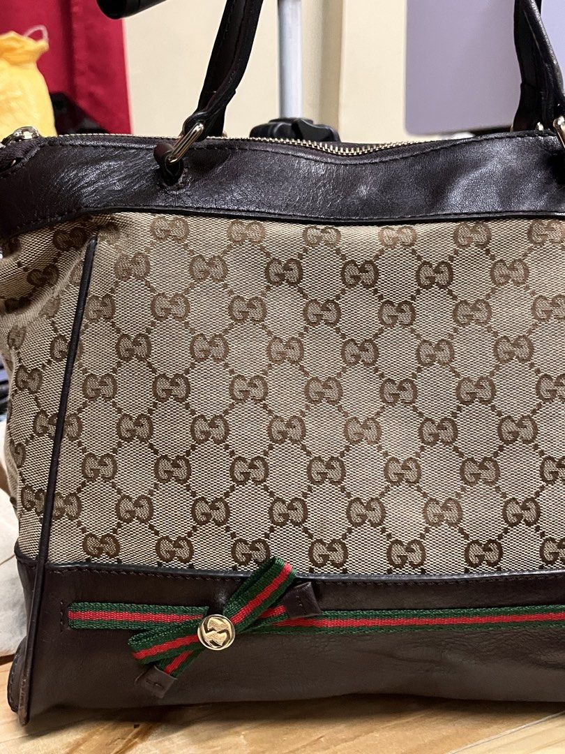 Gucci GG canvas leather bag (Category: Shoulder Bags) located in Cagayan de Oro. Submitted by allaboutukayukaybagscdo (Listing ID 1470035677, Image 2). Description: .