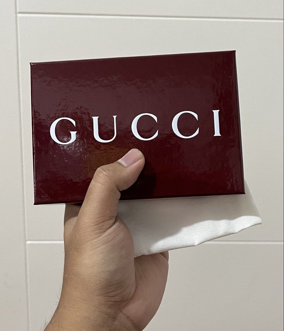 Gucci Icon Camouflage Card Holder (Category: Luxury Bags & Wallets) located in Mandaluyong City. Submitted by pepitomanaloto_777 (Listing ID 1469980682, Image 2). Description: Gucci Icon Camouflage Card Holder Brand New (Complete) Price: 14,999 Location Pasig📍 MOD: Grab/Lalamove/JNT 🚚 MOP: Gcash/Bdo Transfer 💳 No return/Exchange/Refund ❌ No COD/COP Transaction ❌ Need 50% DP for reservation (Non Refundable) PS: Buy with confidence 🫡📌.