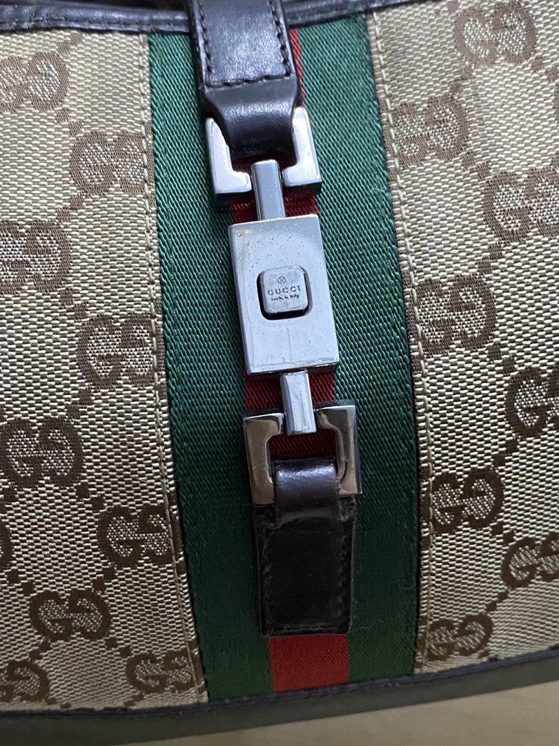 GUCCI Jackie vintage (Category: Luxury Bags & Wallets) located in San Mateo. Submitted by kluxuryy (Listing ID 1469980884, Image 2). Description: OFFER YOUR PRICE NEGOTIABLE.