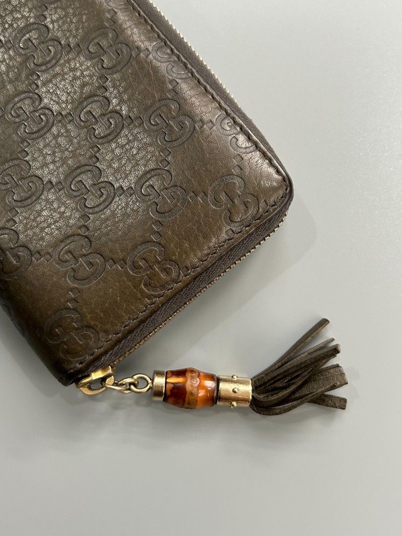 Gucci leather long wallet unisex (Category: Wallets & Card Holders) located in Santa Rosa. Submitted by _ba_mo_si_ (Listing ID 1470077700, Image 3). Description: Wallet only Plus sf Dm.