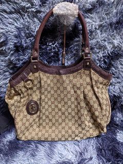 (Category: ) located in . Submitted by luxury.ilo1984 (Listing ID 1470091574, Image 1). Description: .