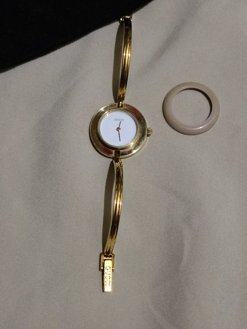 Gucçi (Category: Luxury Watches) located in Caloocan City. Submitted by watch-orig (Listing ID 1470101898, Image 3). Description: DM po sa interesado may bawas naman po sa price small po yan at wala na pong ibang kasama watch only lang po talaga.