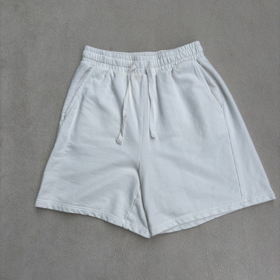 Guess Cotton Short (Category: Shorts) located in Baybay. Submitted by thrift.ed2023 (Listing ID 1470038160, Image 1). Description: Guess Cotton Short 22” to 26” Waistline 16” Length No Issue Need Wash Good as New .