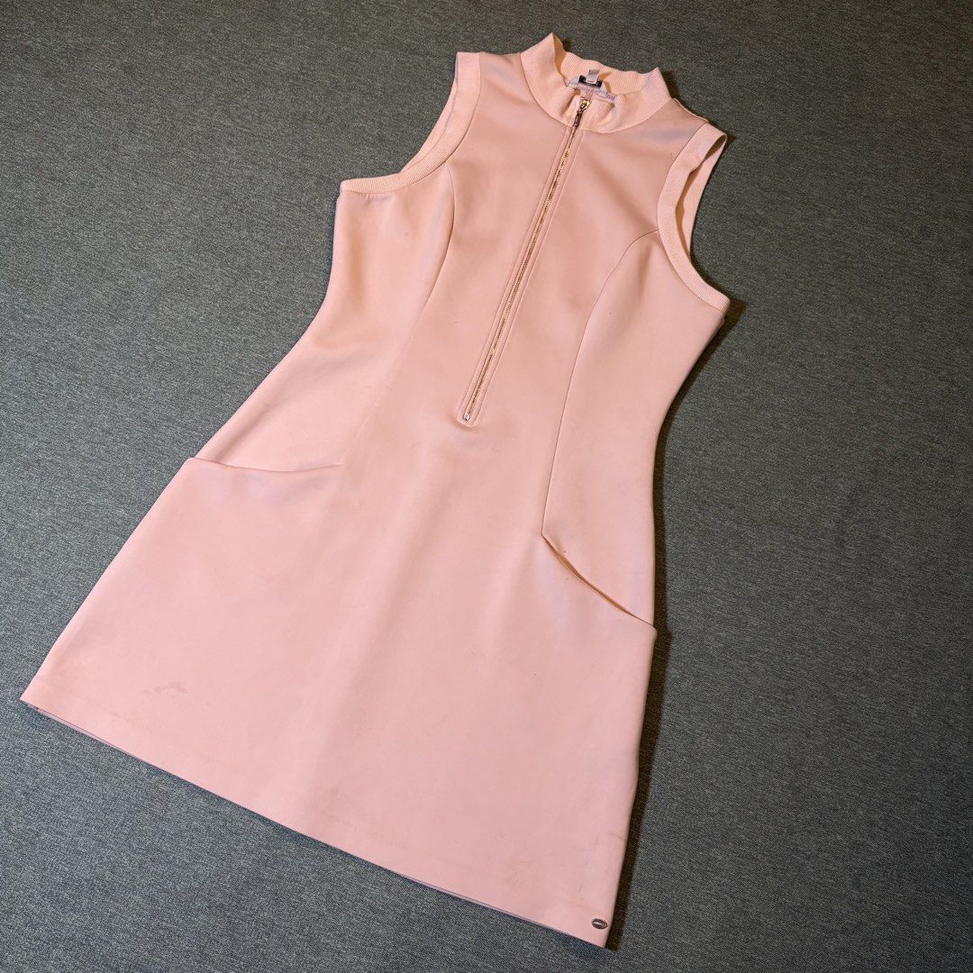 Guess Dress (Category: Dresses) located in Butuan. Submitted by ragscurations (Listing ID 1470049308, Image 2). Description: Size : Large Inches : Chest 17 Inches : Waist 16 Inches : Hips 19 Inches : Length 35 Condition : Excellent Flaws : No major Color rate 9.5 Fave item : Beautiful design.