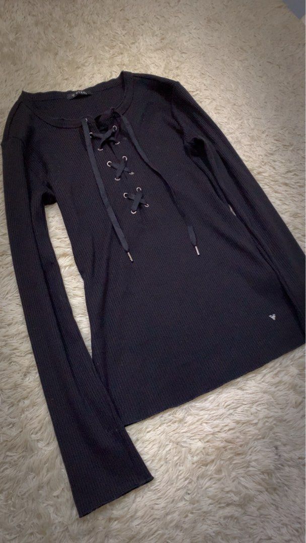 Guess lace up (Category: Longsleeves) located in Aloran. Submitted by cowskin_927 (Listing ID 1469947419, Image 2). Description: Guees lace up Size medium No issue.