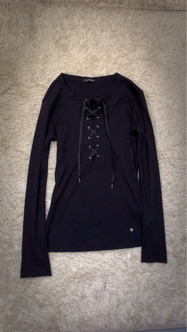 Guess lace up (Category: Longsleeves) located in Aloran. Submitted by cowskin_927 (Listing ID 1469947419, Image 1). Description: Guees lace up Size medium No issue.