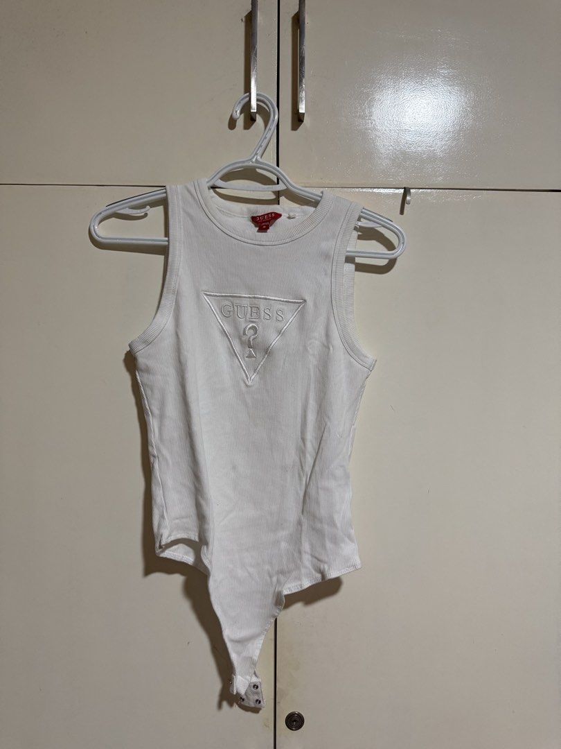 Guess ribbed racerback (Category: Sleeveless) located in San Fernando. Submitted by plsemptymycloset (Listing ID 1470053320, Image 1). Description: size Medium but will fit s-l can request for when worn.