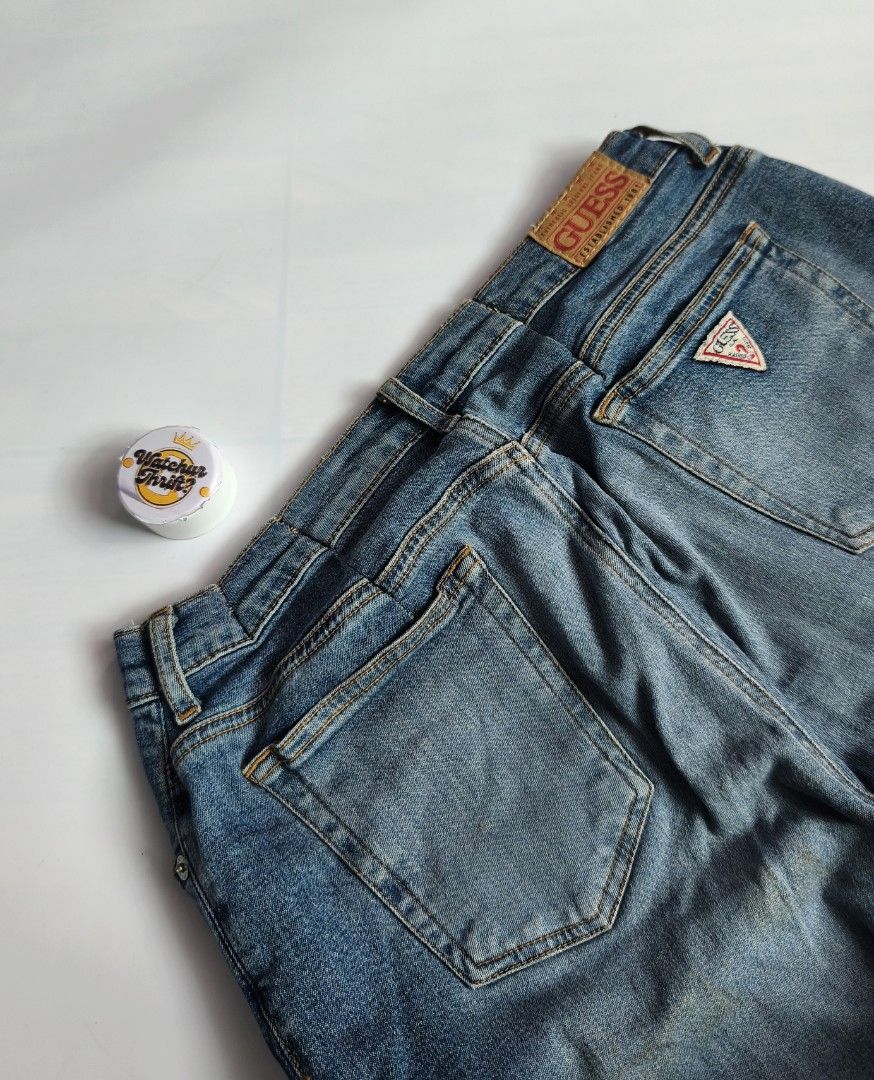 Guess Triangle Logo Denim Flare/Bootcut Jeans (Category: Jeans) located in Manapla. Submitted by gentleturtle_3dc683 (Listing ID 1469948404, Image 3). Description: Guess Triangle Logo Denim Flare/Bootcut Jeans 💵 ₱ 379 📏 Size: Waistline 29 - 33Length 36 Hem 7 ½ - 8 🎨 Color Rate: 9.5 /10 or better ✨ Condition: Great ⚠️ Issue: Minor stains Pre-loved thrifted item. 💬 Message us for inquiries!.
