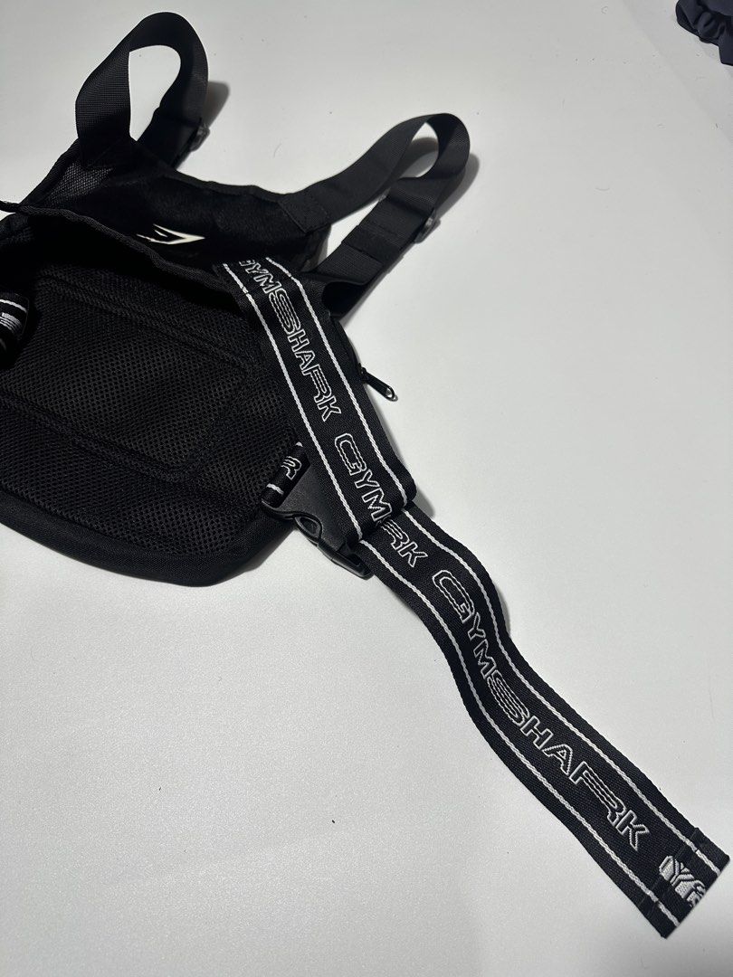 Gymshark (Category: Belt bags, Clutches and Pouches) located in Valenzuela. Submitted by wytepicks (Listing ID 1470132268, Image 3). Description: Gymshark Authentic Good Condition.