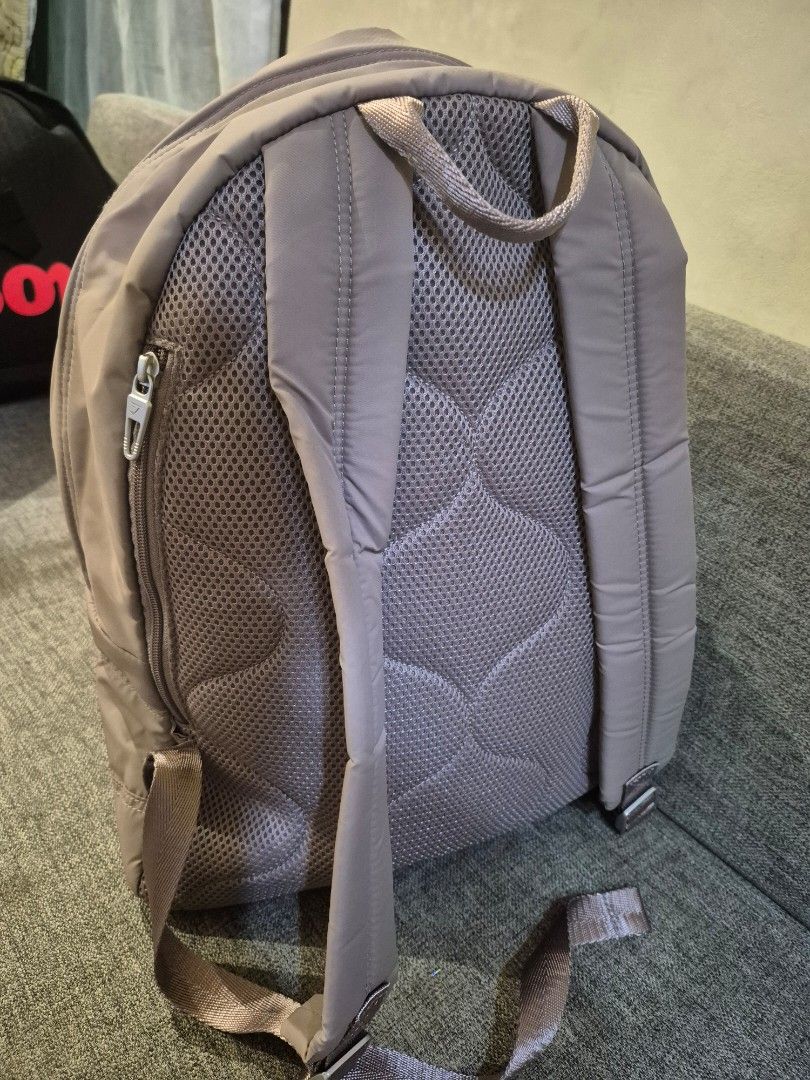 Gymshark Backpack (Category: Activewear) located in Davao. Submitted by marthascloset (Listing ID 1470069925, Image 3). Description: .