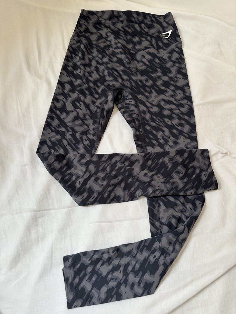 Gymshark leggings (Category: Activewear) located in Manila. Submitted by vintageprelovedjapan (Listing ID 1469976106, Image 1). Description: S-M 25-30.