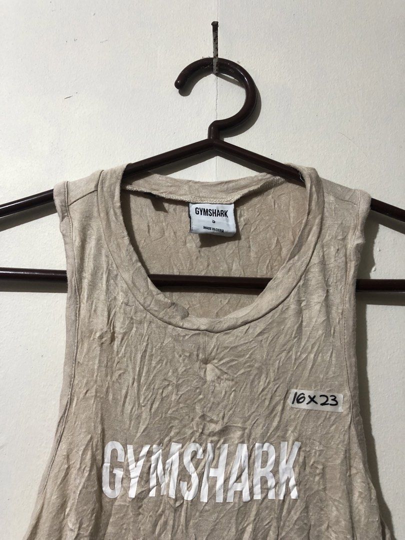 Gymshark Women Top (Category: Activewear) located in Manila. Submitted by raremountain00 (Listing ID 1470133144, Image 2). Description: Authentic Excellent condition No issue.