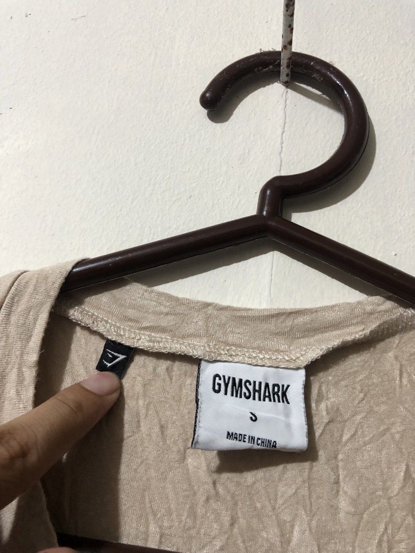 Gymshark Women Top (Category: Activewear) located in Manila. Submitted by raremountain00 (Listing ID 1470133144, Image 3). Description: Authentic Excellent condition No issue.