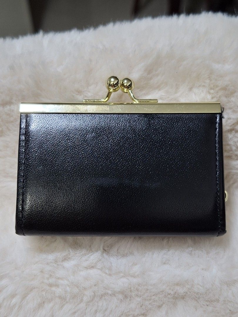 HANAE MORI LEATHER KISSLOCK PURSE (Category: Wallets & Card holders) located in Las Pinas. Submitted by annachiaonair2037 (Listing ID 1470125539, Image 2). Description: HANAE MORI LEATHER KISSLOCK PURSE FROM JAPAN WITH BOX GENUINE LEATHER Disclaimer: I am not affiliated with, associated with, or authorized by any of the brands featured posted. Any mention of brand names, trademarks, or logos is solely for identification and reference purposes onl