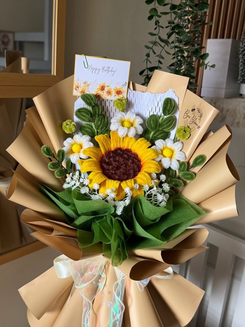 Handmade Sunflower bouquet (Category: Handmade Craft) located in Mandaluyong City. Submitted by beebloomsbyfrancia (Listing ID 1470056991, Image 2). Description: Onhand and ship ready via lalamove Mandaluyong Area.