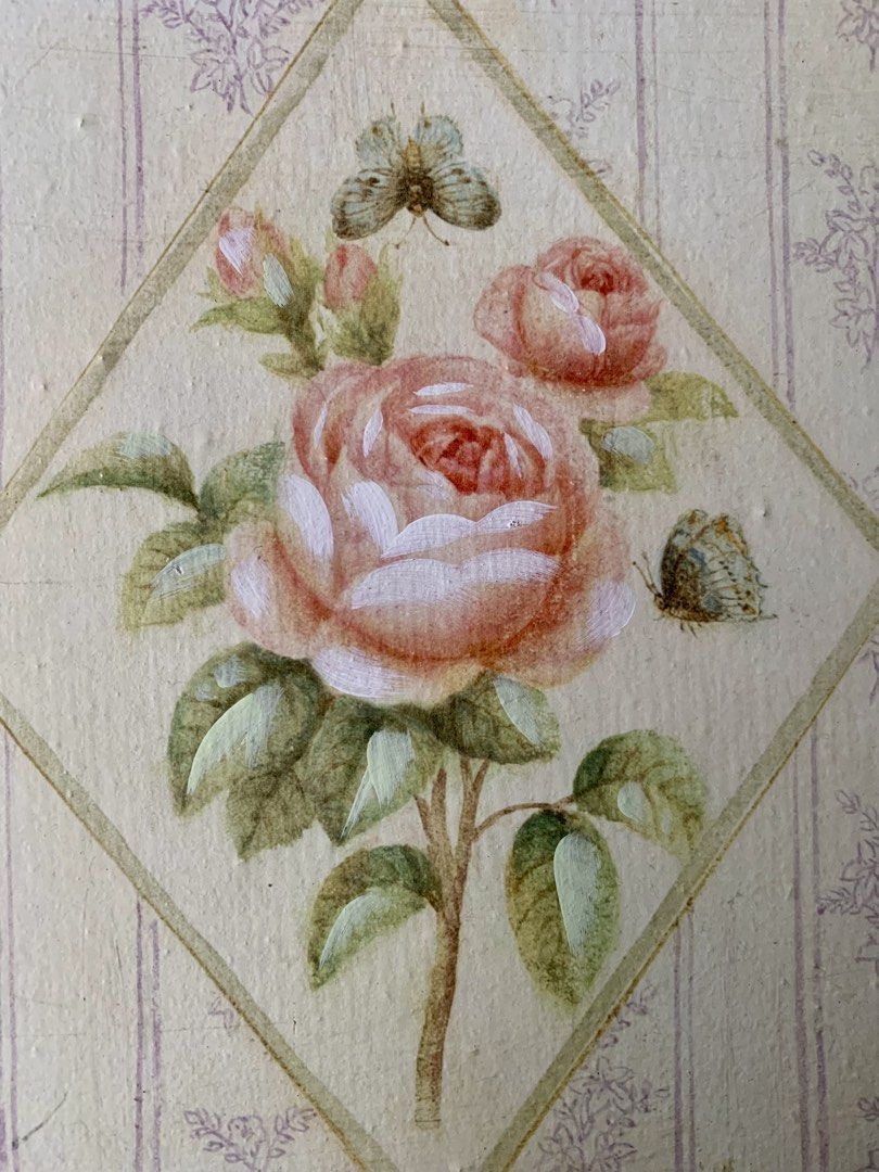 Hand-Painted Wood Wall Decor (Category: Wall Decor) located in Tandag. Submitted by jeason_22 (Listing ID 1470048250, Image 3). Description: Material: wood- hand painted Use: wall decor Dimension: 11x10 inches Condition: Good 👍 .