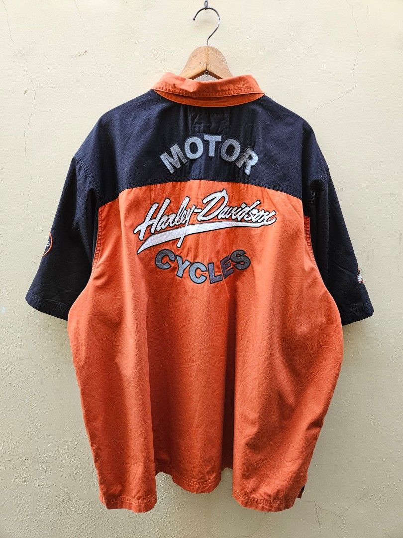HARLEY DAVIDSON Button Up Work Polo-Size 3xL (Category: Activewear) located in San Pablo. Submitted by pablo_pablo25 (Listing ID 1470138030, Image 3). Description: 30.5x32 dime Excellent No Issue.