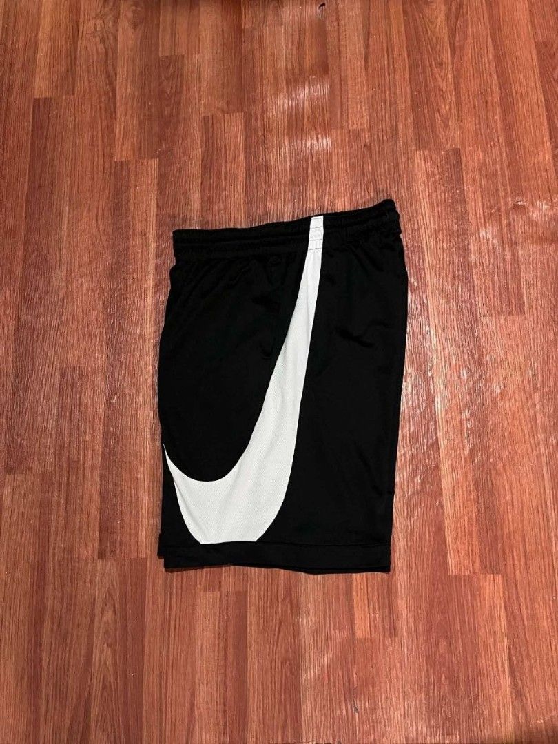 Hbr big swoosh short (Category: Shorts) located in Manila. Submitted by woozzz (Listing ID 1470048757, Image 1). Description: 26 - 32 waistline Small on tag 13 width 22 length no issue.