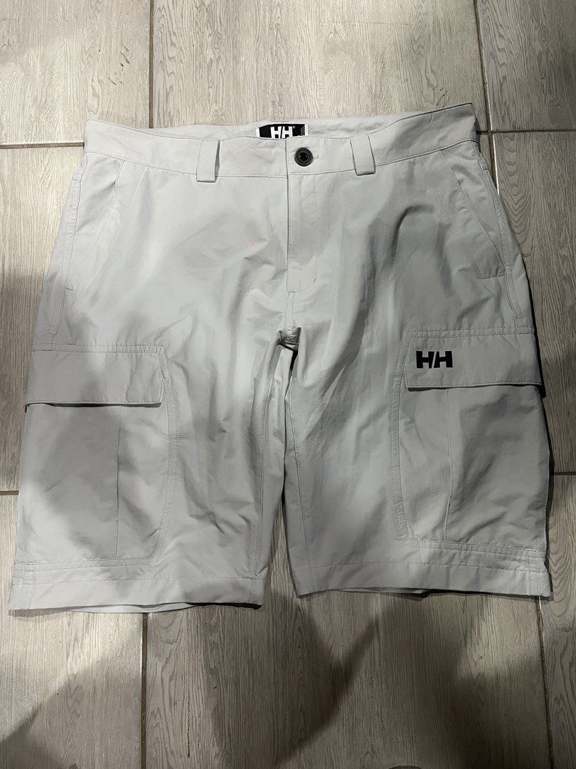 Helly Hansen Light Weight Cargo Short/ Light Gray / Size 34 (Category: Shorts) located in Camalaniugan. Submitted by anarchymonopoly052128 (Listing ID 1470129537, Image 3). Description: Dimes: Waistline: 34 Length: 20.5 Inches Thigh: 14 Inches Leg Hole/Hem: 10.5 Inches .
