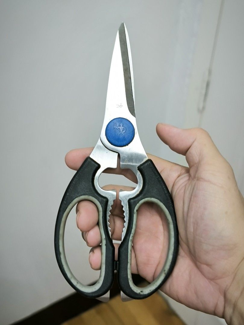 Henckels (Zwilling) Multi-Purpose Heavy-Duty Kitchen Shears / Scissors (Category: Knives & Chopping Boards) located in Angeles City. Submitted by yellowbrickstore (Listing ID 1470116179, Image 1). Description: Brand: Henckels / J.A. Henckels (Zwilling Group) ​Single Halberdman Logo: Features the official Henckels logo printed on the blade and blue pivot cap. ​Blade Material: High-carbon stainless steel micro-serrated blades for non-slip cutting. 