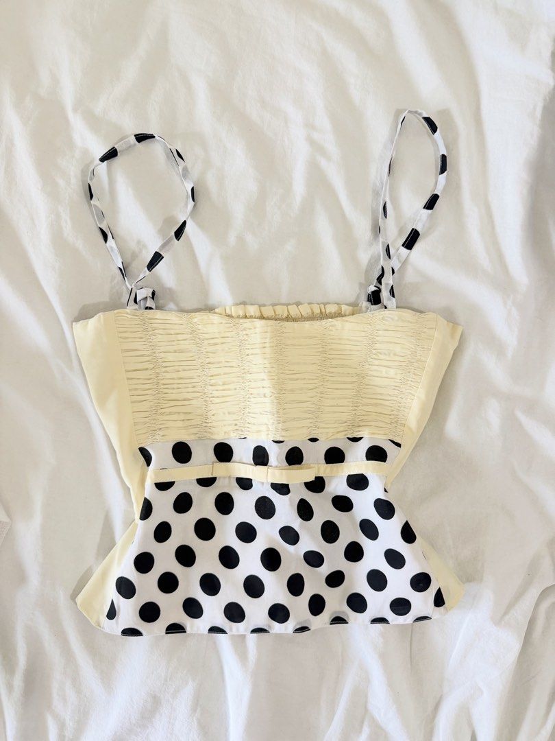 heure polka dots top (Category: Sleeveless) located in Manila. Submitted by nicswhuut (Listing ID 1470116968, Image 1). Description: 📌can do lalamove (manila area only!) 📌j&t for outside manila 📌mop: gcash, maya, or metrobank 📌loc: sampaloc, manila 📌lp are posted UNLESS u r getting 2 or more items then i can give discount 🤗.