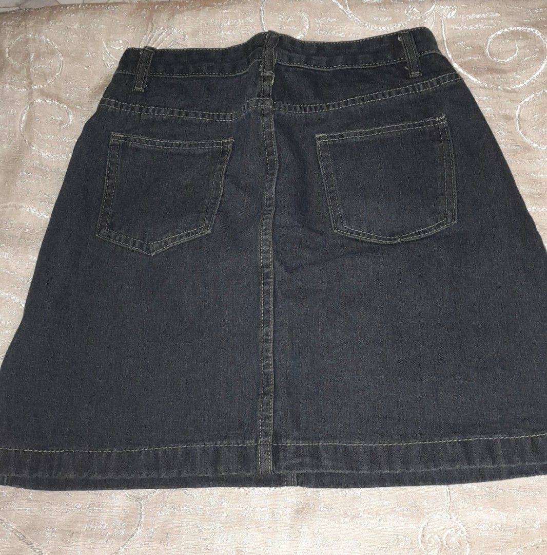 Highwaist A line skirt (Category: Skirts) located in Manila. Submitted by chasndvl (Listing ID 1470140027, Image 2). Description: bought it from ukay for 149 but its too small for me Size 27 inches Length 17 inches.