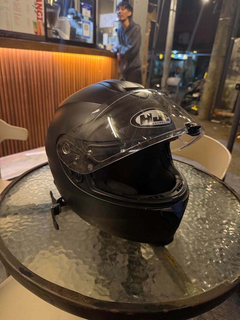 HJC C70 matte black (Category: Caps & Hats) located in Manila. Submitted by ajbolano44 (Listing ID 1469984803, Image 1). Description: no issue ✅ new condition ✅ Large ✅ 📍San Juan city .