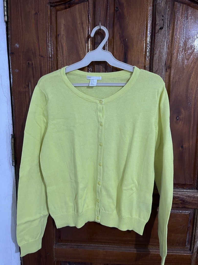 H&M Basic Green Cardigan Size M (Category: Coats, Jackets and Outerwear) located in Baguio. Submitted by gbwardrobe (Listing ID 1470059276, Image 1). Description: - Brand: H&M Basic - Size: Medium - Color: Bright green - Material: Lightweight knit fabric - Details: Button-front closure with matching buttons, crew neck, ribbed cuffs and hem - Condition: Good layer for cooler weather.