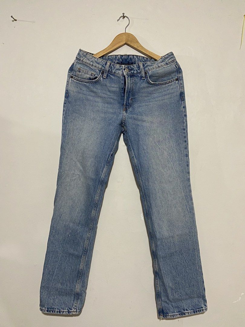 H&M blue denim jeans (Category: Jeans) located in Lapu-Lapu City. Submitted by denyella (Listing ID 1469983282, Image 1). Description: H&M denim jeans color: light-wash blue denim style: straight, regular fit rise: mid waist size: M ( see picture for reference) price still nego! NO ISSUES used only once rfs: decluttering .
