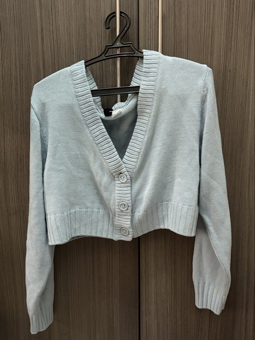 H&M Cropped Blue Cardigan (Category: Coats, Jackets and Outerwear) located in Manila. Submitted by leinndrs (Listing ID 1470028825, Image 1). Description: selling pre loved/brand new clothes!! rfs: upgrade & decluttering brand: h&m divided size: small (s) color: sky/light blue condition: well used (last worn 2 yrs ago) color may vary bcs of lighting!!.