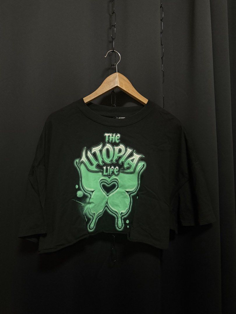 H&M Croptop (Category: Others Tops) located in Manila. Submitted by shopzeno (Listing ID 1469950782, Image 1). Description: Used twice No issue L-XL.