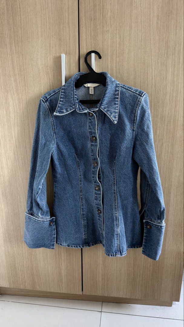 H&M Denim Longsleeves (Category: Longsleeves) located in Quezon City. Submitted by wearitagain_ (Listing ID 1470024871, Image 1). Description: .