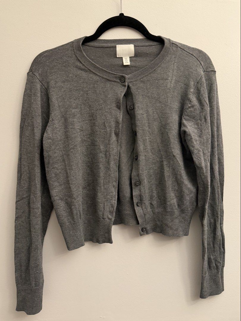 H&M Grey Cardigan Loose Fit Small (Category: Coats, Jackets and Outerwear) located in Manila. Submitted by closetclearout.mnl (Listing ID 1470085526, Image 3). Description: Can fit a medium - best fit Small .