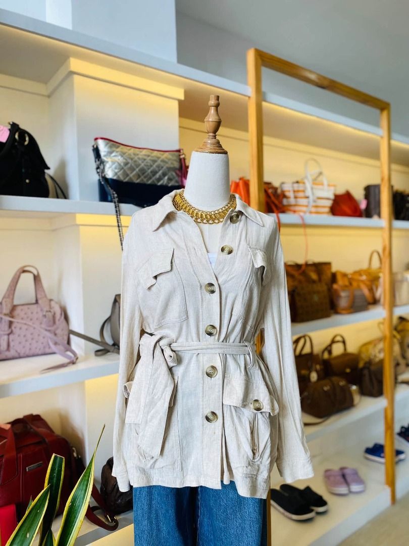 H&M LINEN BELTED BUTTON DOWN JACKET (Category: Coats, Jackets and Outerwear) located in Baguio. Submitted by asna_taku (Listing ID 1470046032, Image 1). Description: H&Ⓜ️ LINEN BELTED BUTTON DOWN JACKET MEDIUM ₱1280.