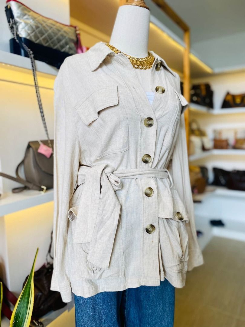 H&M LINEN BELTED BUTTON DOWN JACKET (Category: Coats, Jackets and Outerwear) located in Baguio. Submitted by asna_taku (Listing ID 1470046032, Image 2). Description: H&Ⓜ️ LINEN BELTED BUTTON DOWN JACKET MEDIUM ₱1280.