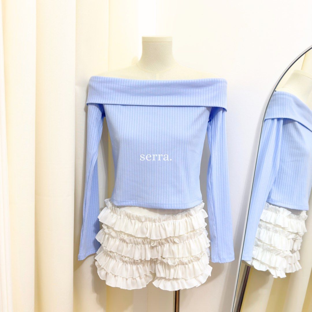 H&M Off Shoulder Long-sleeved Top (Category: Longsleeves) located in Subic. Submitted by serra. (Listing ID 1469956322, Image 1). Description: 🎀Washed and ready to wear! 📍Subic, Zambales 💵Payment first via Gcash 📦Shipping nationwide via J&T.