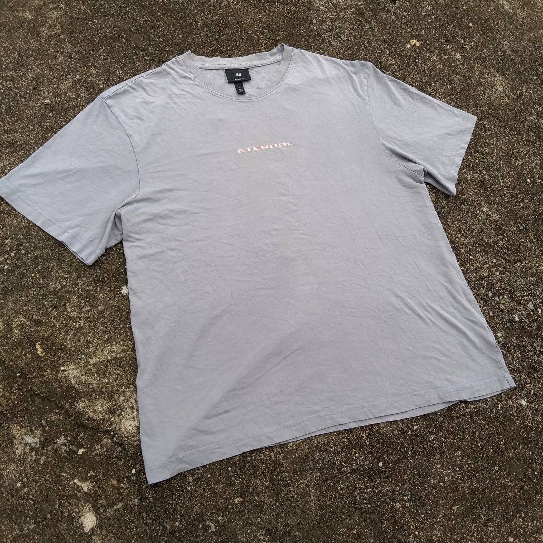H&M regular tee (Category: Tshirts & Polo Shirts ) located in Davao. Submitted by matina_selection (Listing ID 1469948999, Image 1). Description: H&M regular tee 24x28 XL excellent 160.