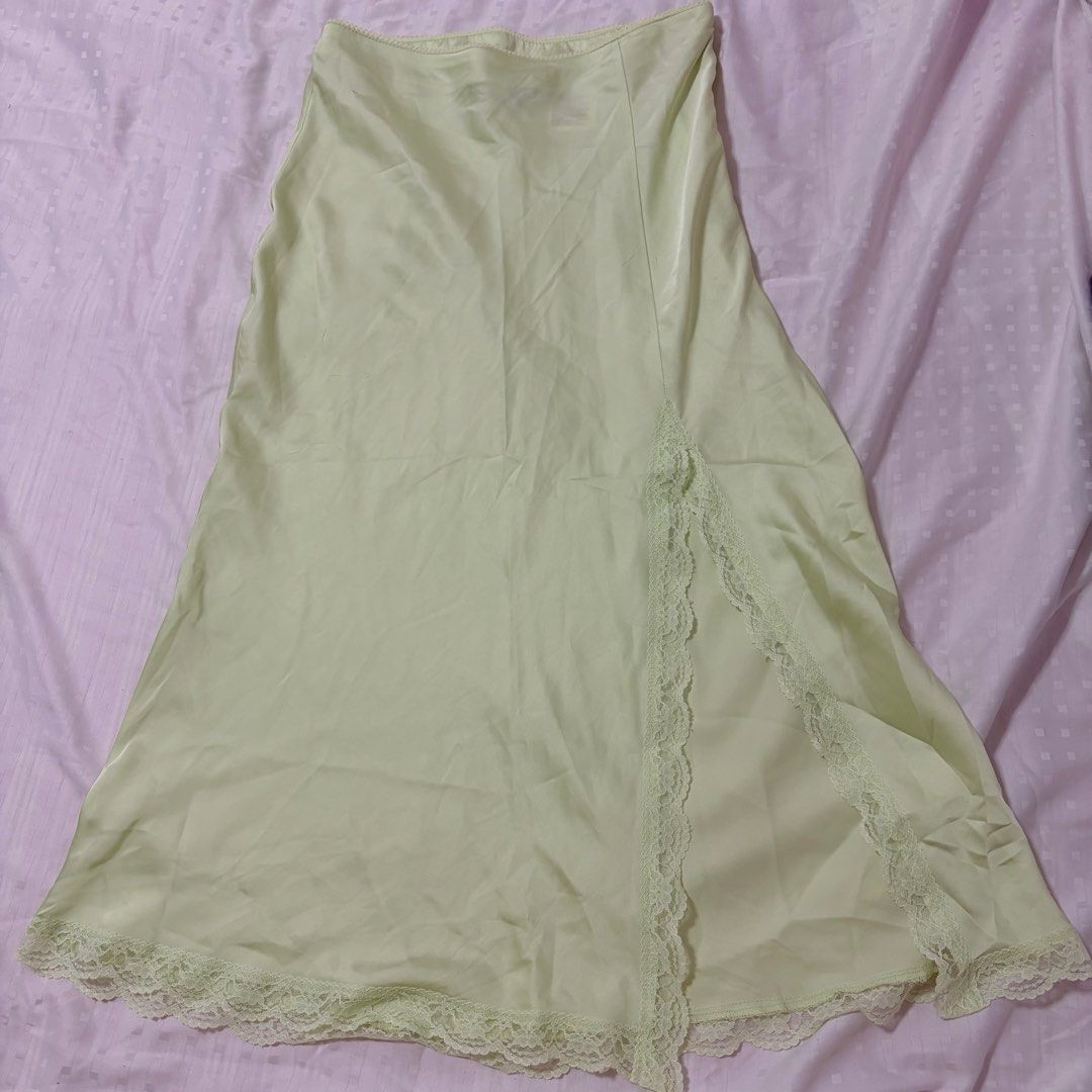 H&M Satin Lace Skirt (Category: Skirts) located in Marikina City. Submitted by pial21 (Listing ID 1470006390, Image 1). Description: H&M Satin Lace Skirt in color light green Size Small (EU 36/US4) .