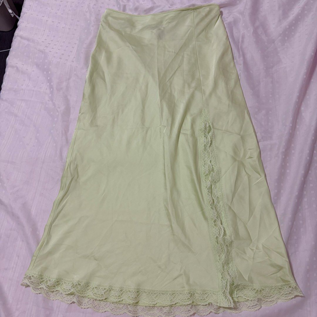 H&M Satin Lace Skirt (Category: Skirts) located in Marikina City. Submitted by pial21 (Listing ID 1470006390, Image 2). Description: H&M Satin Lace Skirt in color light green Size Small (EU 36/US4) .