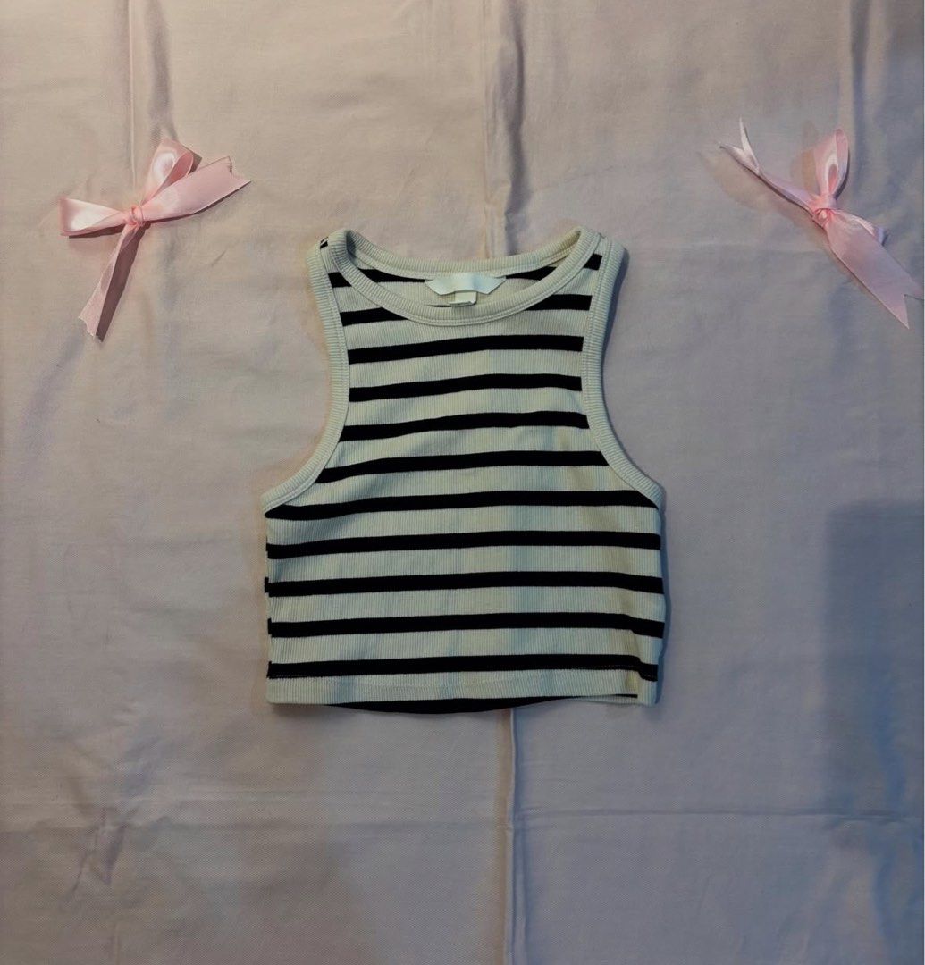 H&M sleeveless (Category: Sleeveless) located in Tacloban City. Submitted by secondstorybyvic (Listing ID 1470069396, Image 1). Description: Around Tacloban City & Palo, Leyte Y Payment: Gotyme Delivery & Shipping: Maxim/J&T (covered by the buyer) *NO MEET UPS*.