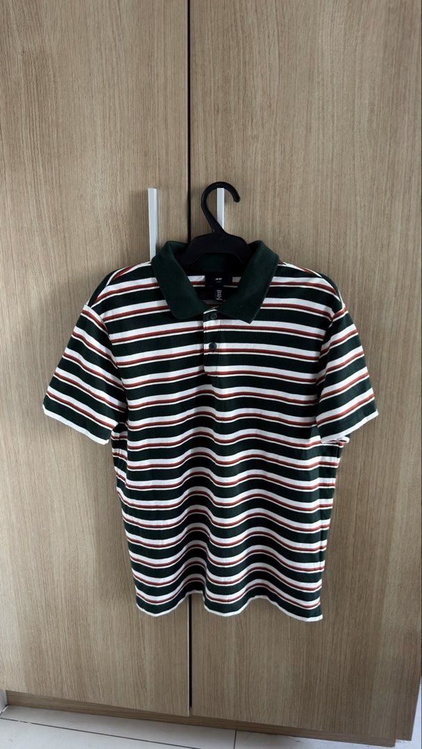 H&M Top (Category: Shirts) located in Quezon City. Submitted by wearitagain_ (Listing ID 1470033524, Image 1). Description: .