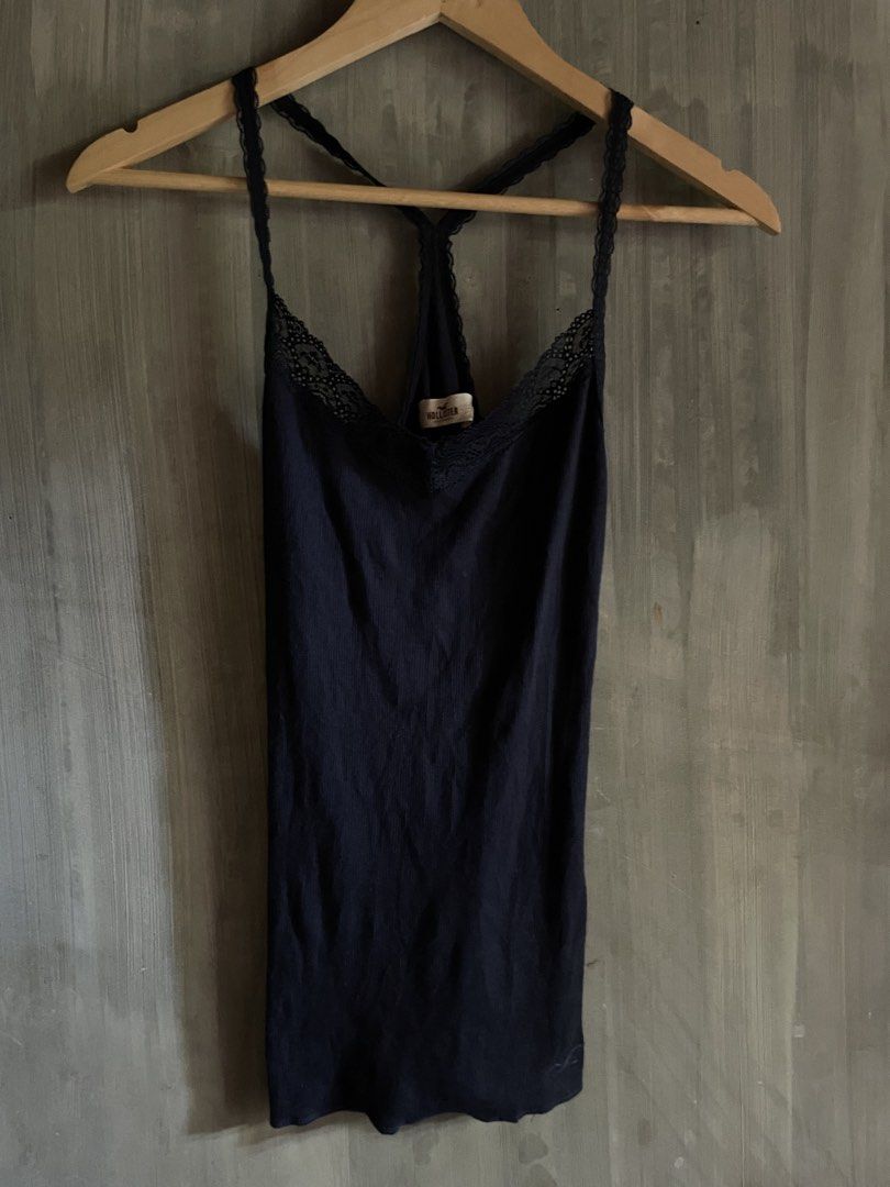 Hollister (Category: Blouses) located in M'Lang. Submitted by thrift_finds2 (Listing ID 1470081400, Image 2). Description: .