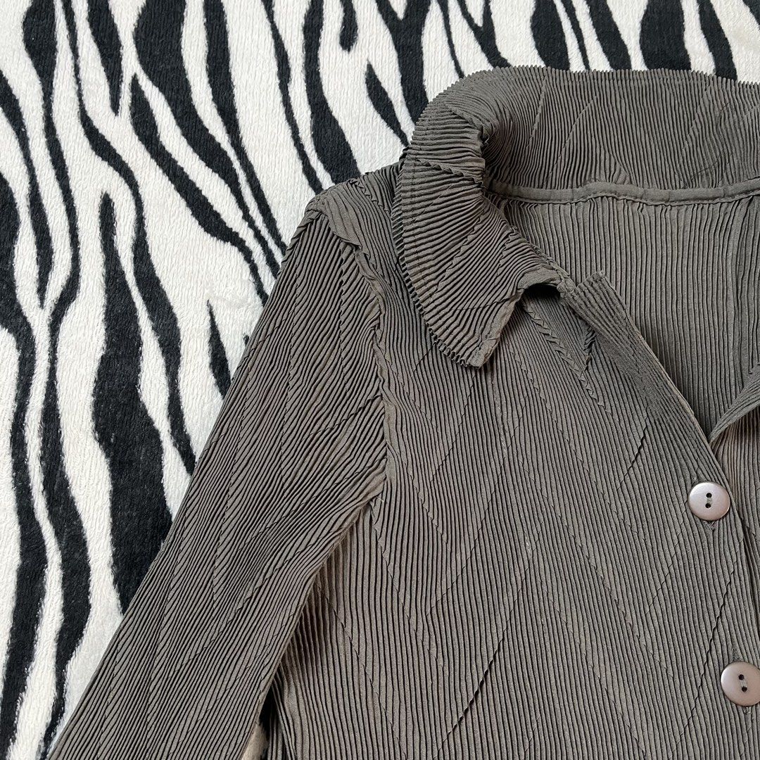 Homme Pleast please dress (Category: Dresses) located in Manila. Submitted by royaldripmanila (Listing ID 1470046846, Image 2). Description: No issue W19 L26.5.