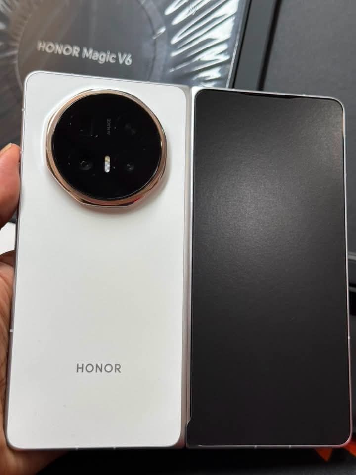 HONOR MAGIC V6 OPEN for check only global ntc (Category: Android Others) located in Pasay City. Submitted by mxcfire021 (Listing ID 1470031469, Image 3). Description: honor magic v6 below srp open box not used.