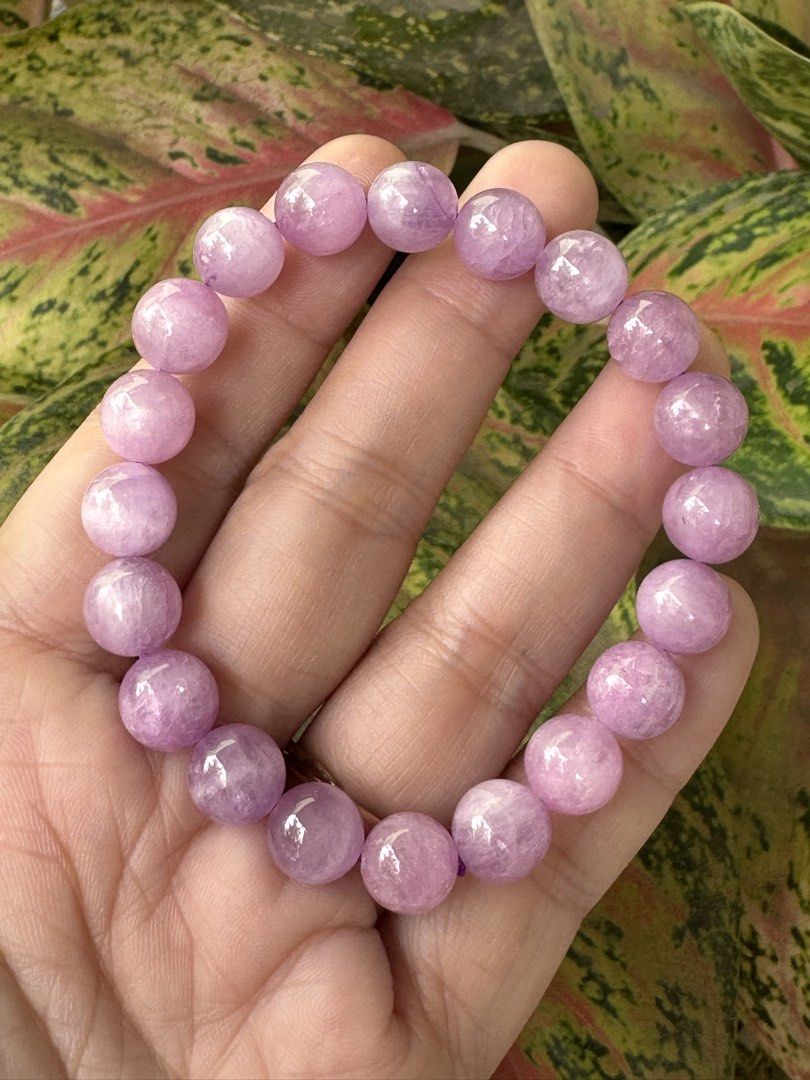 HQ KUNZITE BRACELET 🍉 B1_JC001 (Category: Bracelets) located in Bulacan. Submitted by selling_low_by_bella_ben (Listing ID 1469999856, Image 1). Description: KUNZITE 🍉 B1_JC001 🏷️ 821 9+ mm bead 16 cm wrists.