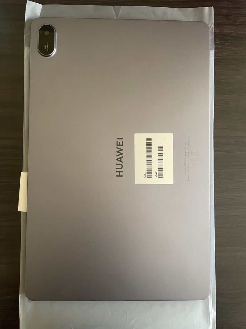 Huawei Matepad SE (Category: Android) located in Pasig City. Submitted by chiniez (Listing ID 1469970034, Image 3). Description: - Brand: Huawei MatePad SE 11" - Storage & Memory: 128GB ROM / 4GB RAM - Processor: Huawei Kirin 710A - OS: HarmonyOS (1920x1200 resolution display) - Camera: 8MP rear camera - Condition: Excellent, like new with original retail box - Ideal for: Streaming, online classes, and daily productivity - Meetup Locations: Luis 